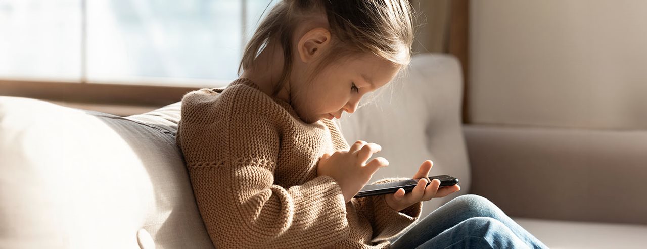 Da li je mobilni telefon za decu? Psihološkinja navodi četiri dobra pristupa 