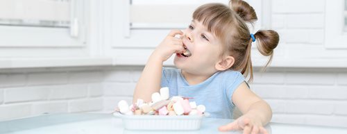 Koliko šećera dnevno možemo da damo deci? Savet stručnjakinje.